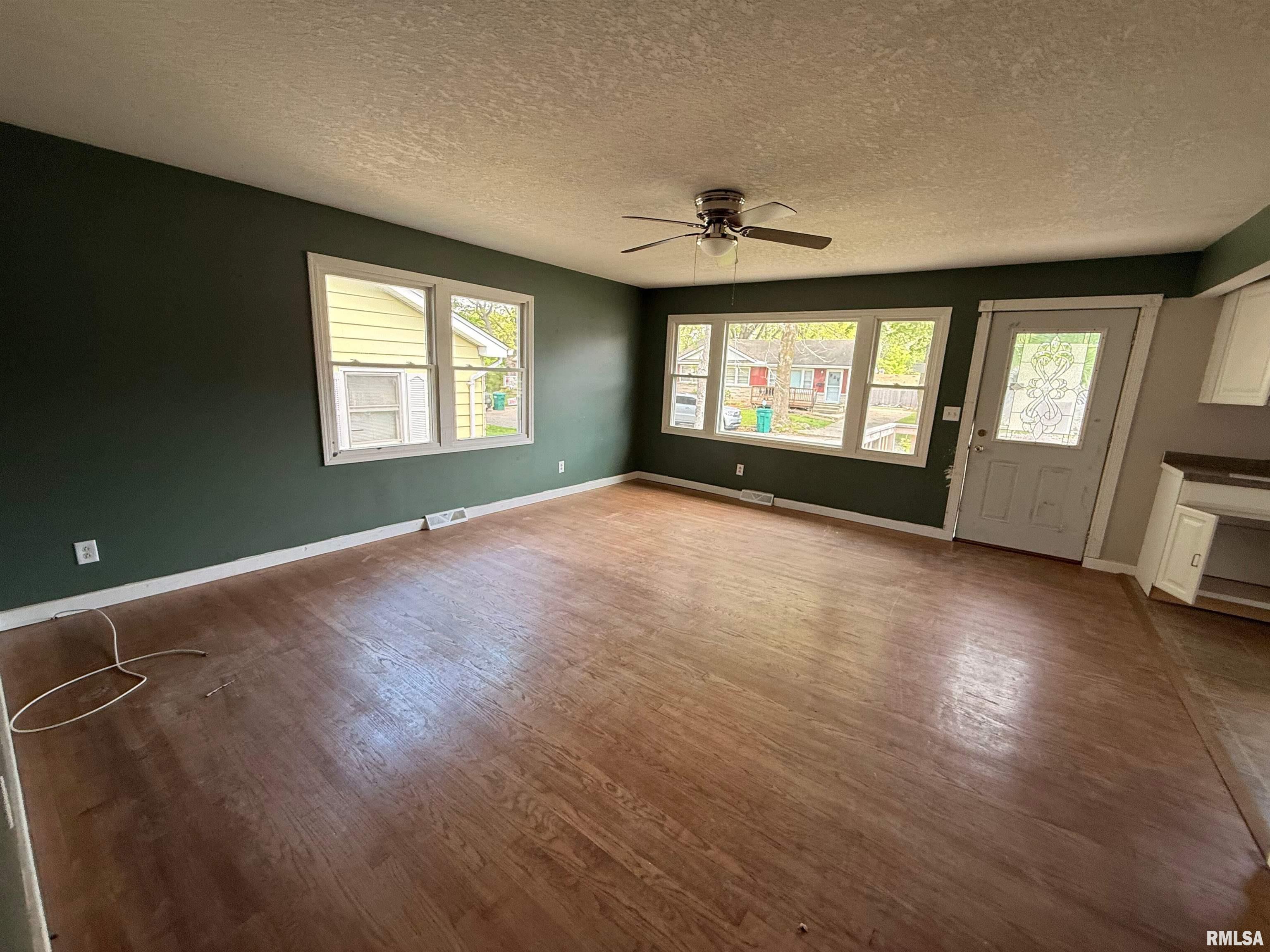 1951 East Florida Court Decatur, IL 62521 - Photo 5 of 35