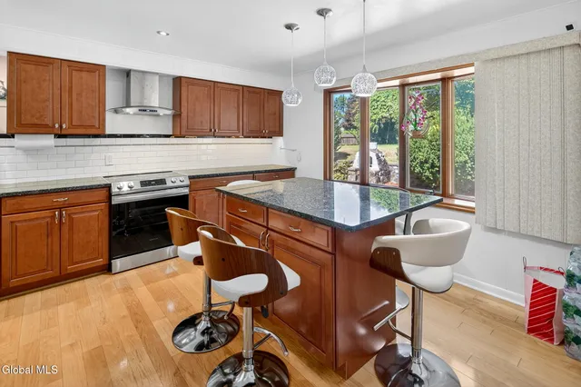 $429,000 | 545 Columbia St Extension, Colonie, NY 12047