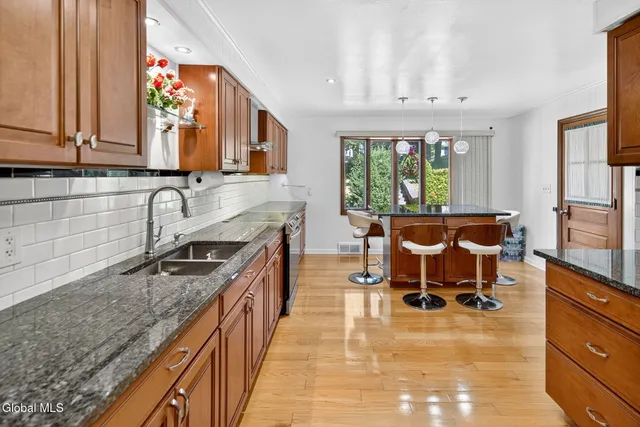 $429,000 | 545 Columbia St Extension, Colonie, NY 12047