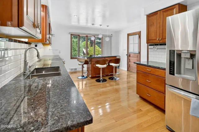 $429,000 | 545 Columbia St Extension, Colonie, NY 12047