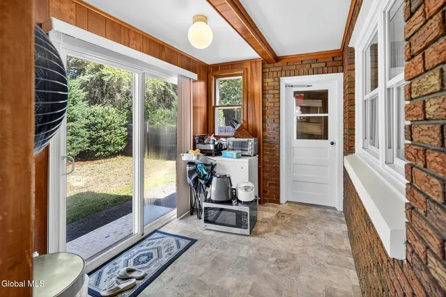 $429,000 | 545 Columbia St Extension, Colonie, NY 12047