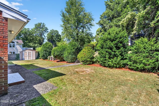 $429,000 | 545 Columbia St Extension, Colonie, NY 12047