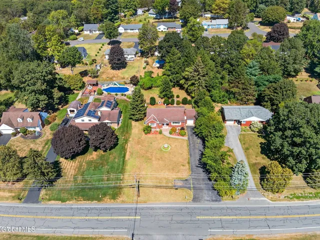 $429,000 | 545 Columbia St Extension, Colonie, NY 12047