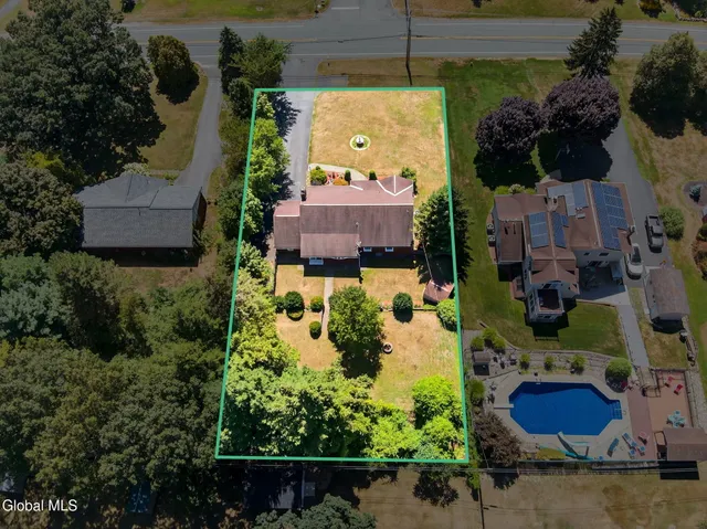 $429,000 | 545 Columbia St Extension, Colonie, NY 12047