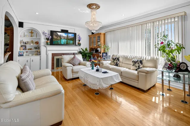 $429,000 | 545 Columbia St Extension, Colonie, NY 12047