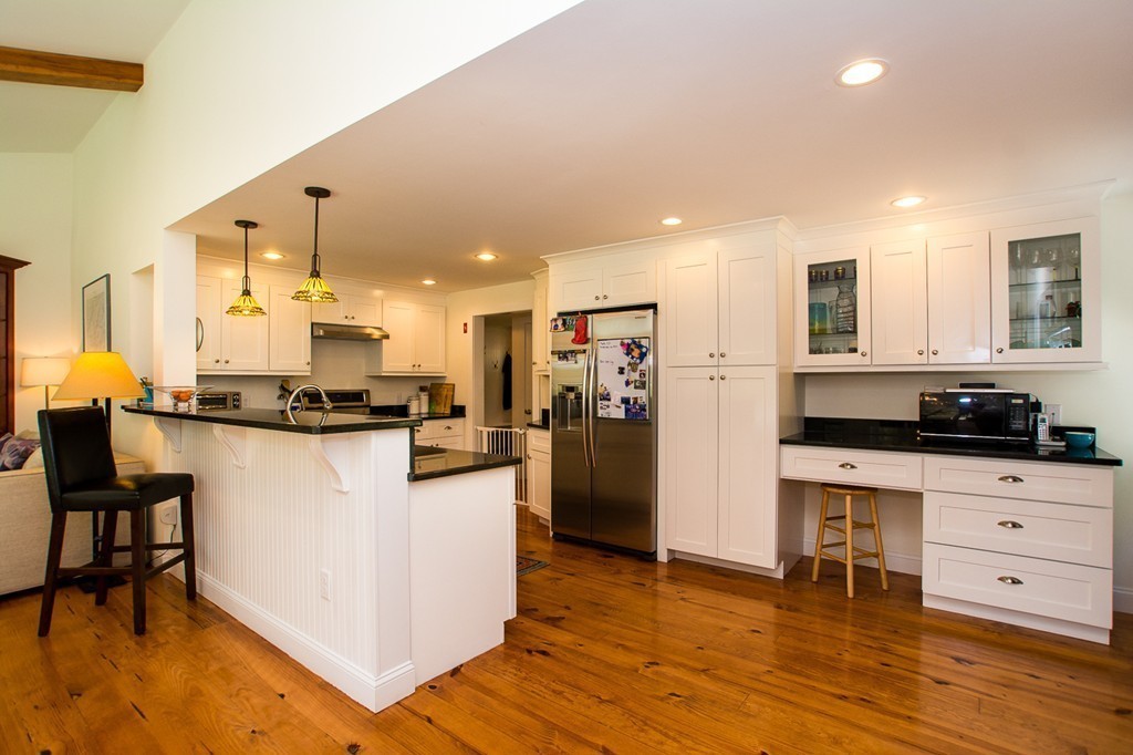 170 Middle Road Southborough, MA 01772 - Photo 6 of 26 Gallery Image 6