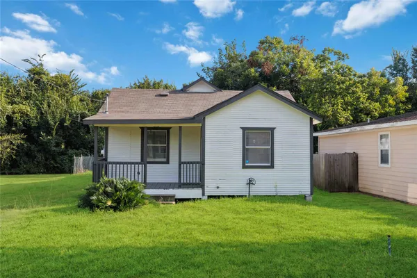 $1,450 | 6414 Woodrow Street, Texas City, TX 77591