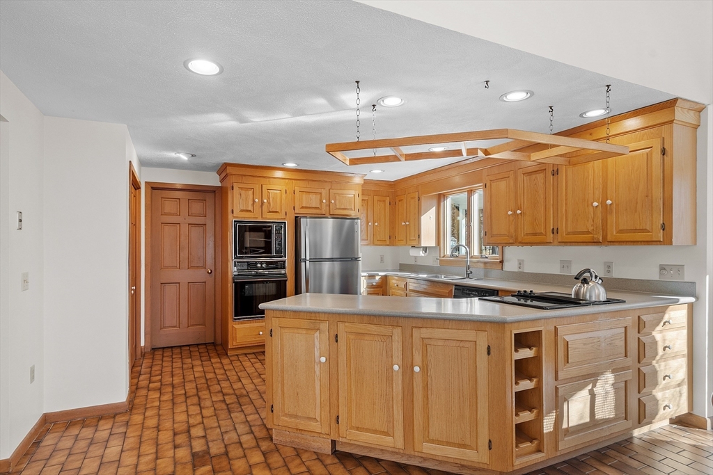 16 Wagontrail Road Chelmsford, MA 01824 - Photo 23 of 42 Gallery Image 23