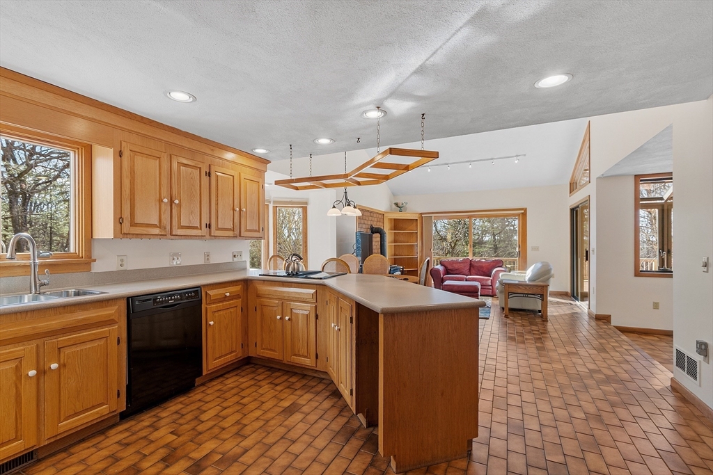 16 Wagontrail Road Chelmsford, MA 01824 - Photo 25 of 42 Gallery Image 25