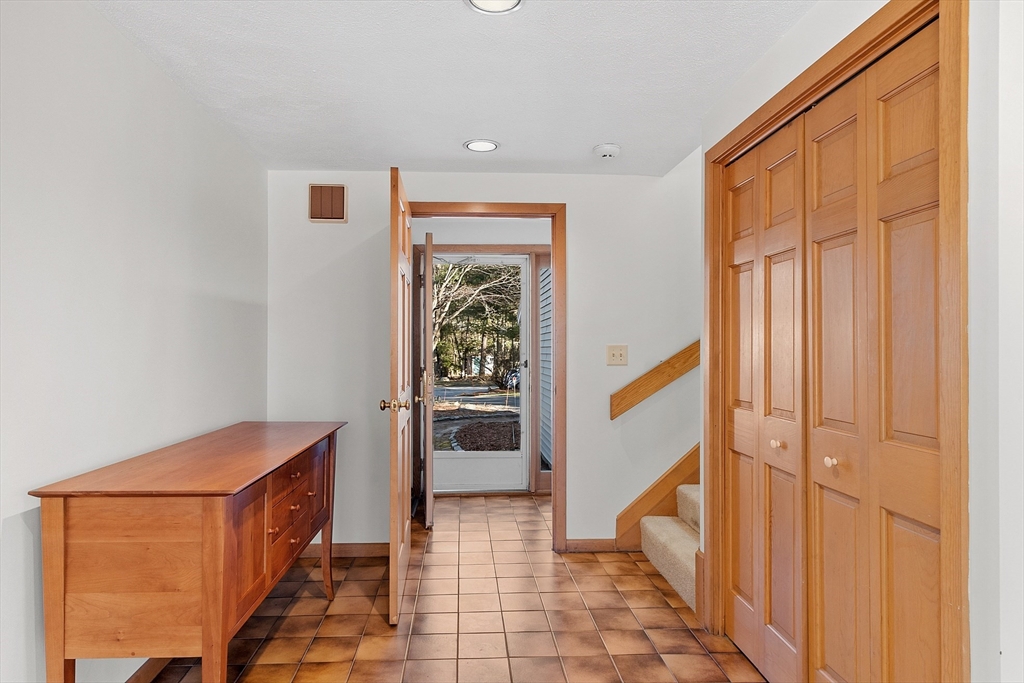 16 Wagontrail Road Chelmsford, MA 01824 - Photo 10 of 42 Gallery Image 10
