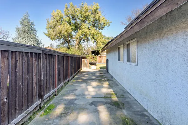 $485,000 | 2061 Santa Ana Avenue, Clovis, CA 93611