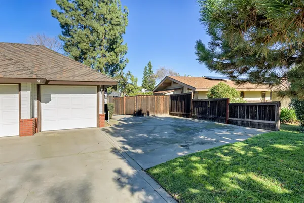 $485,000 | 2061 Santa Ana Avenue, Clovis, CA 93611