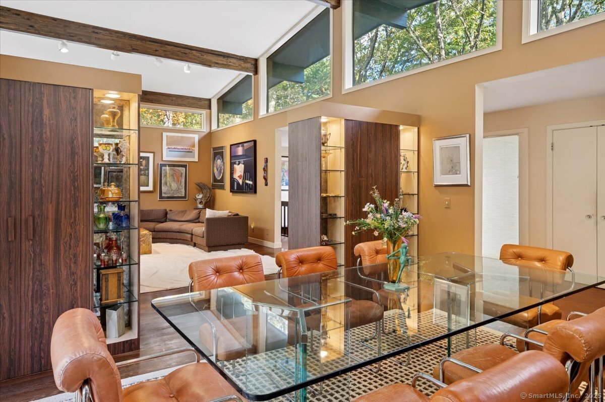 100 East Common Road Easton, CT 06612 - Photo 13 of 25 a living room filled with furniture