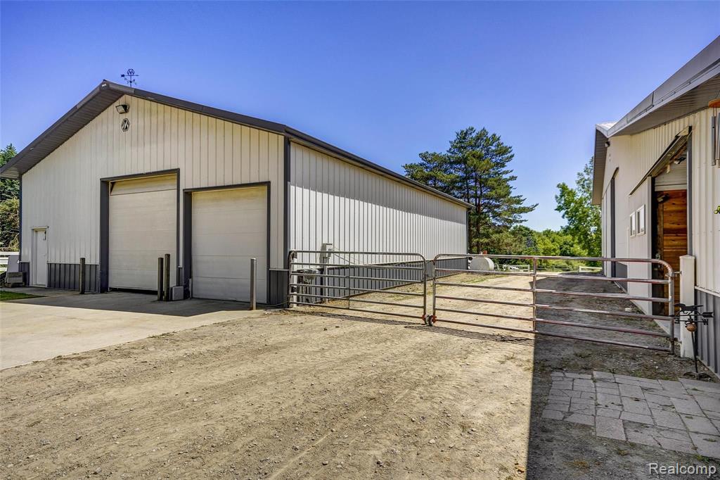 2356 East Cook Road Grand Blanc, MI 48439 - Photo 43 of 76
