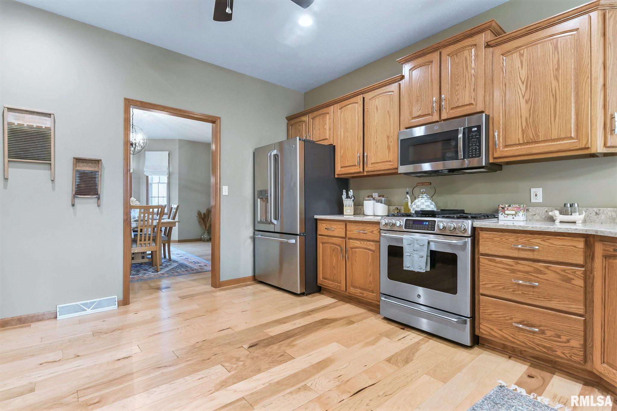 231 Gray Court Springfield, IL 62711 - Photo 9 of 41