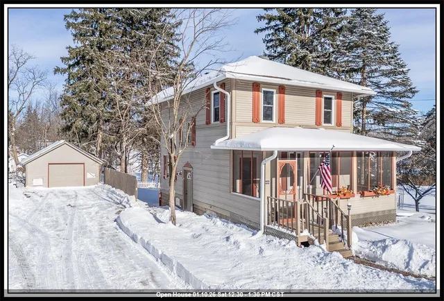 $229,000 | 406 West Fulton Street, Waupaca, WI 54981