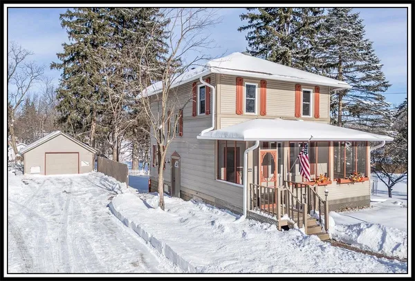 406 West Fulton Street, Waupaca, WI 54981