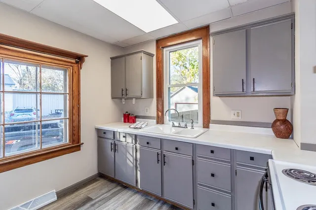 $229,000 | 406 West Fulton Street, Waupaca, WI 54981