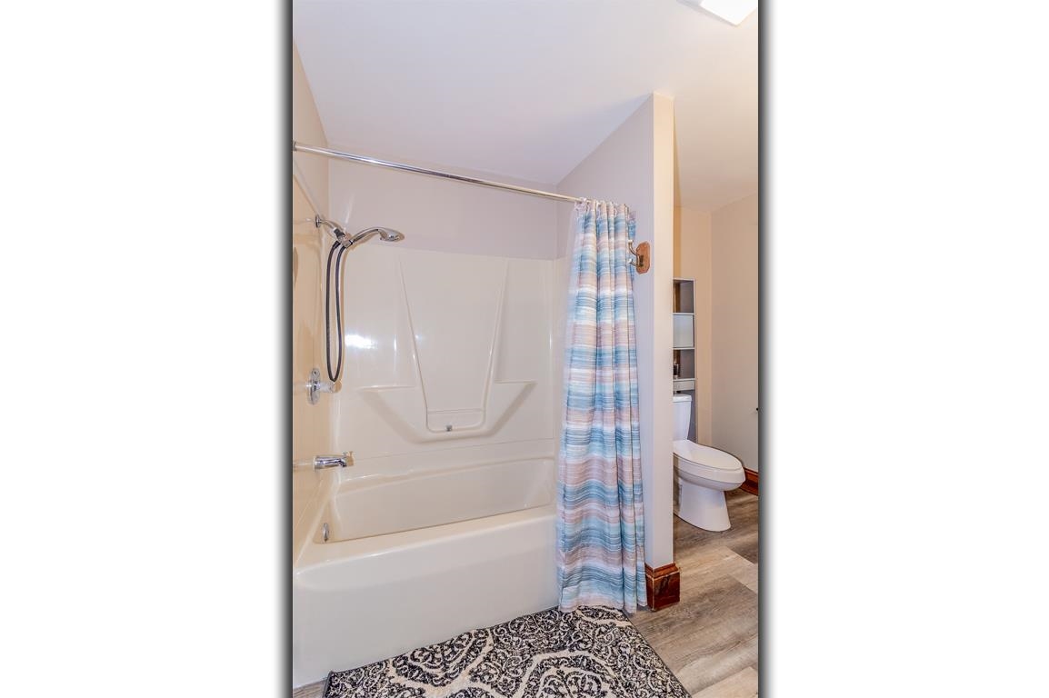 406 West Fulton Street Waupaca, WI 54981 - Photo 23 of 40