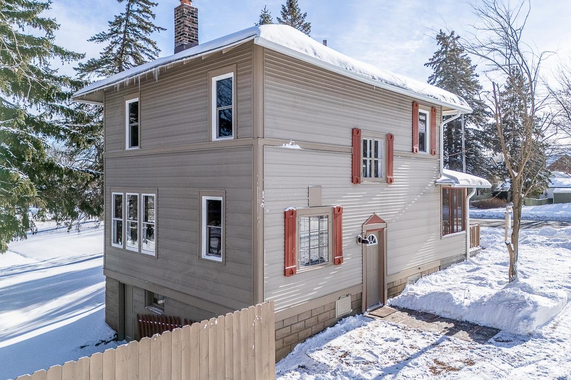 406 West Fulton Street Waupaca, WI 54981 - Photo 33 of 40