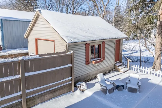 $229,000 | 406 West Fulton Street, Waupaca, WI 54981