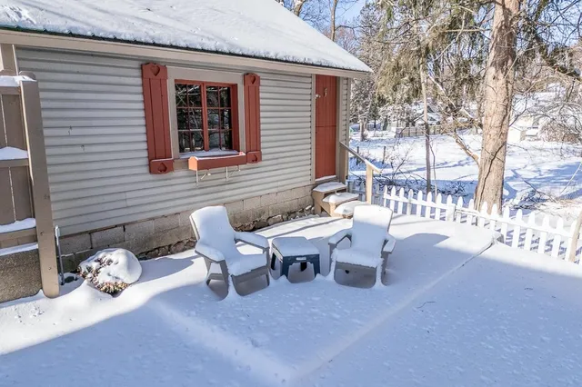 $229,000 | 406 West Fulton Street, Waupaca, WI 54981