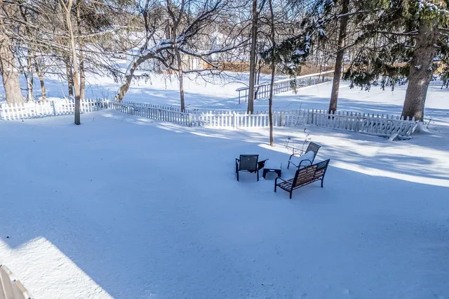 $229,000 | 406 West Fulton Street, Waupaca, WI 54981