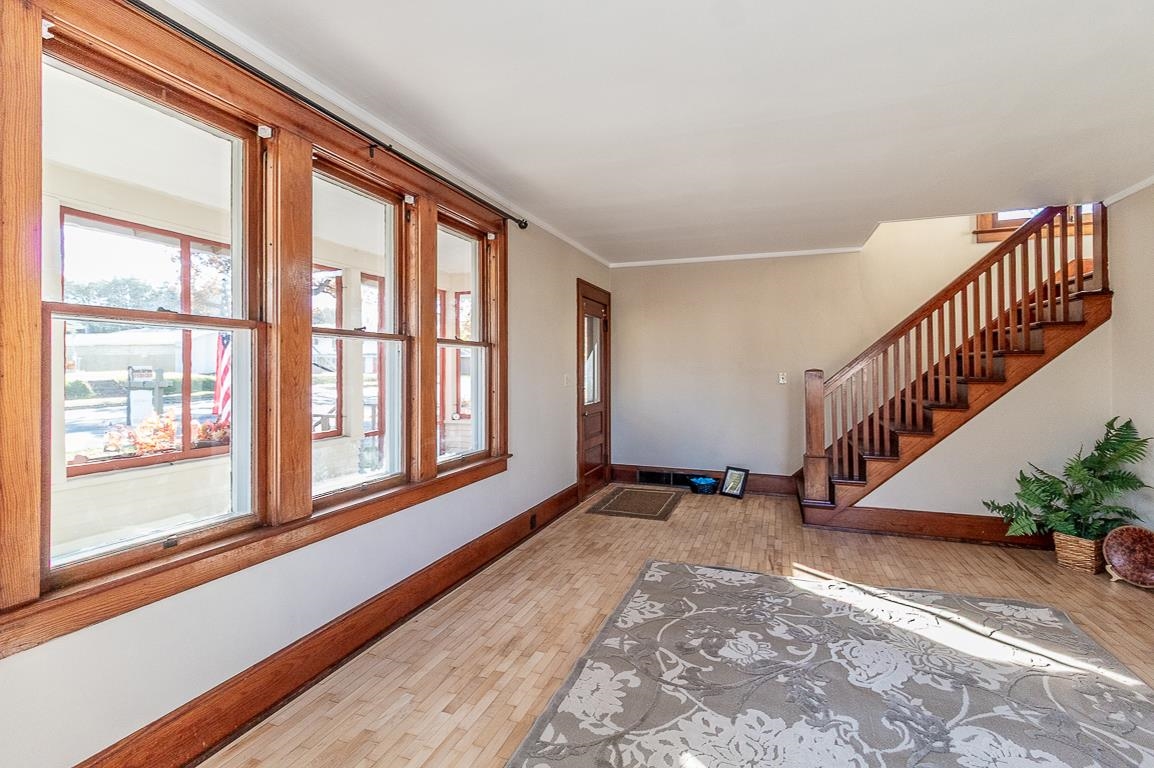 406 West Fulton Street Waupaca, WI 54981 - Photo 8 of 40