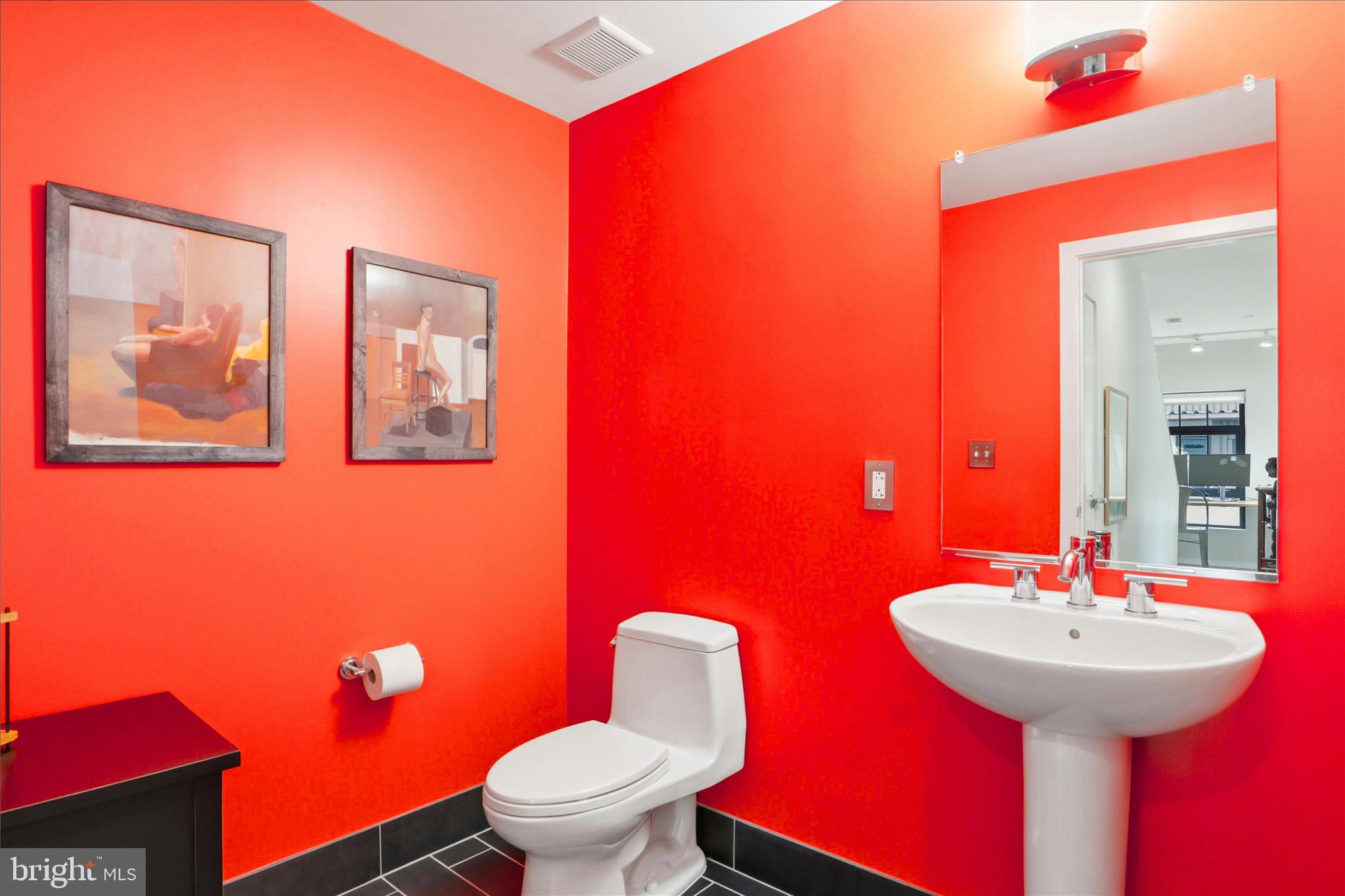 1200 Steuart Street, Unit 1035 Baltimore, MD 21230 - Photo 14 of 66 A moment of personality.