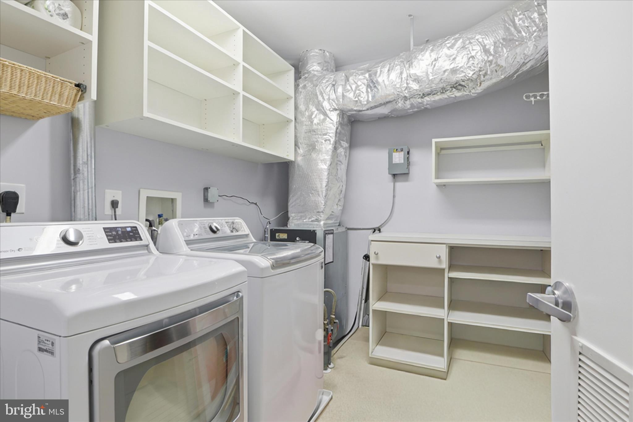 1200 Steuart Street, Unit 1035 Baltimore, MD 21230 - Photo 17 of 66 Custom organization throughout