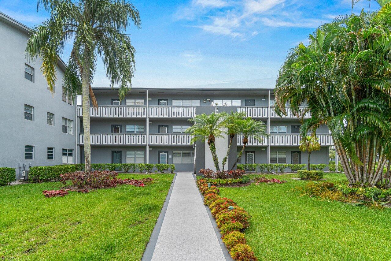 175 Suffolk F Boca Raton, FL 33434 - Photo 18 of 23 003-175SuffolkE-BocaRaton-FL-33434-SMALL