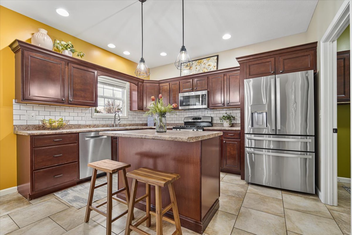 805 Dresser Drive Normal, IL 61761 - Photo 5 of 35