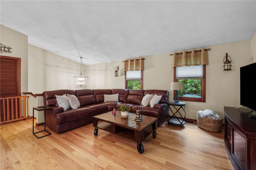 37 Laurel Drive Glocester, RI 02814 - Photo 12 of 28