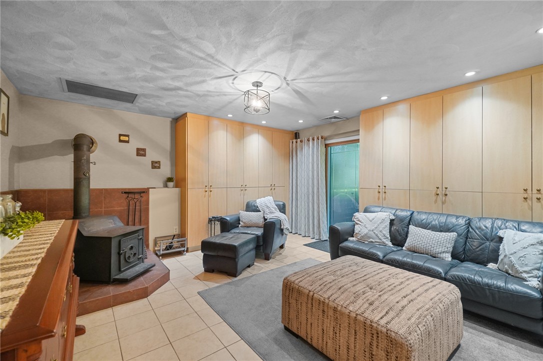 37 Laurel Drive Glocester, RI 02814 - Photo 16 of 28