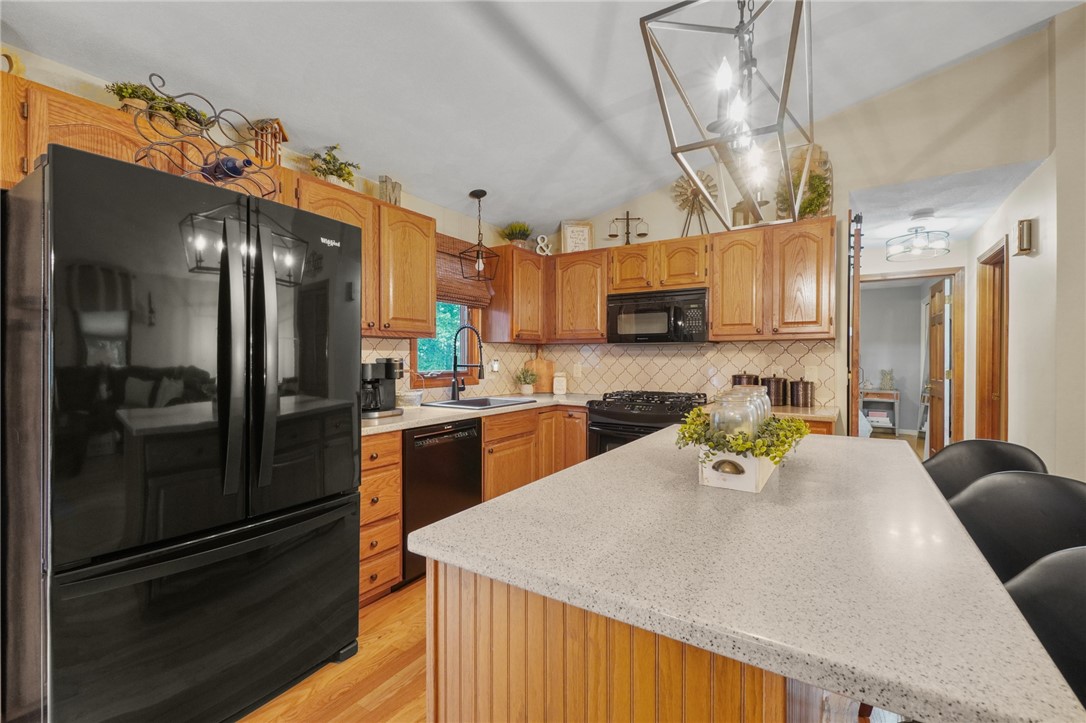 37 Laurel Drive Glocester, RI 02814 - Photo 2 of 28