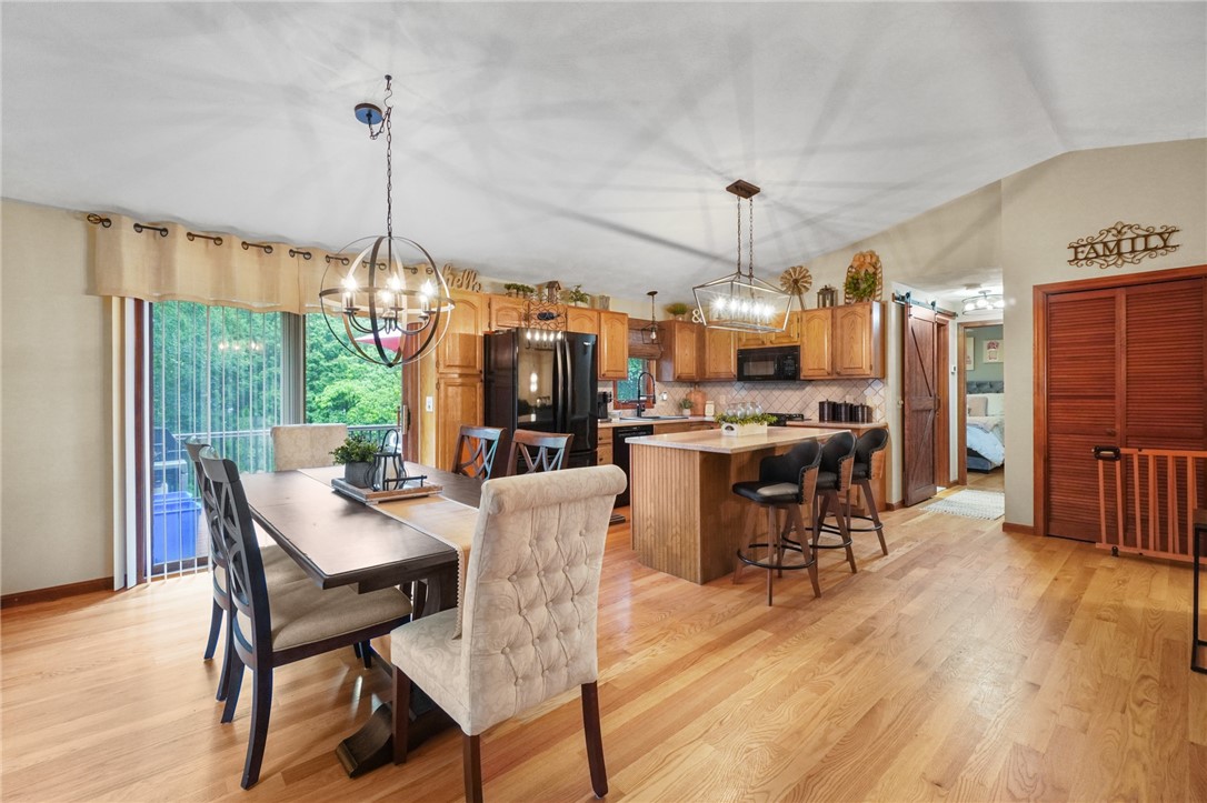 37 Laurel Drive Glocester, RI 02814 - Photo 3 of 28