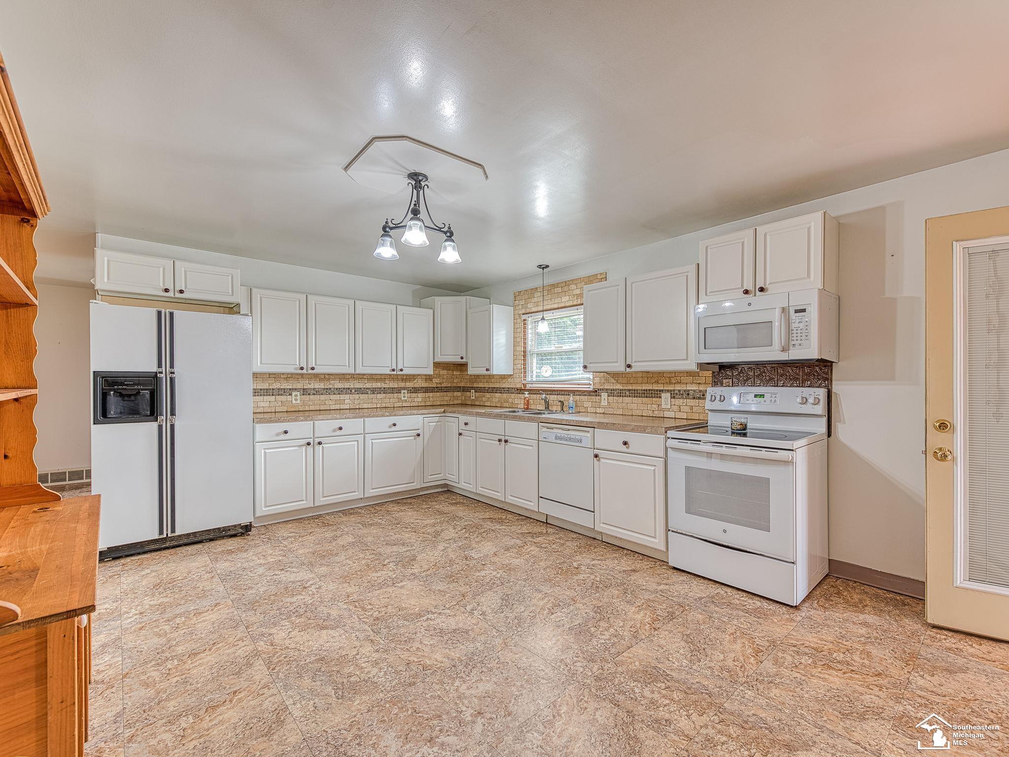 114 Cole Road Monroe, MI 48162 - Photo 6 of 35