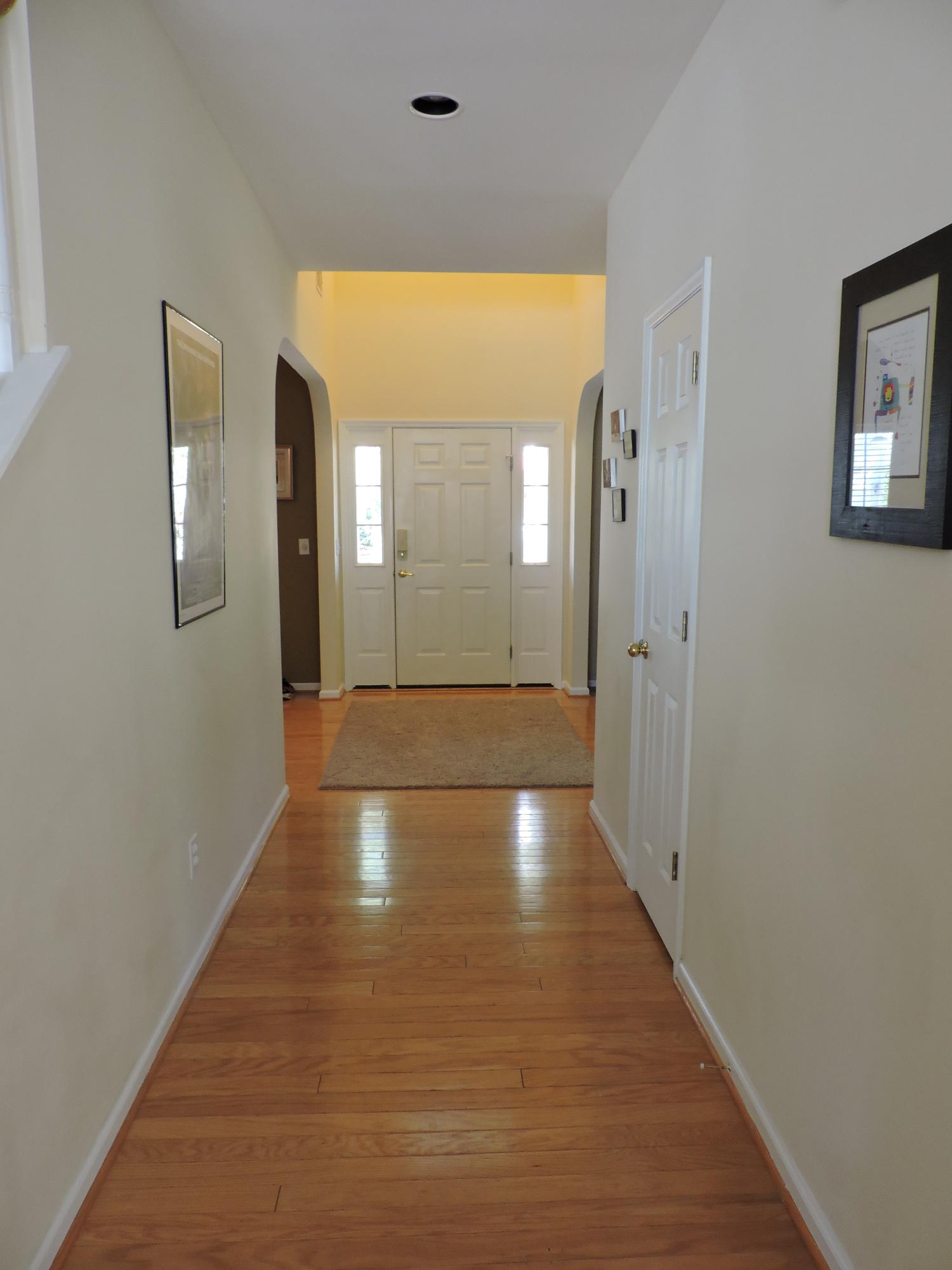 533 Pointe Of Oaks Road Summerville, SC 29485 - Photo 3 of 29 Foyer