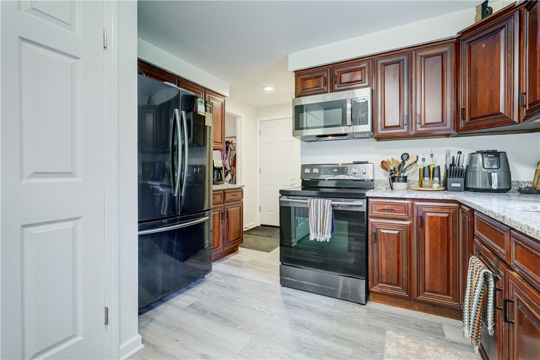 1179 Moseley Road Perinton, NY 14450 - Photo 12 of 32 Gallery Image 12