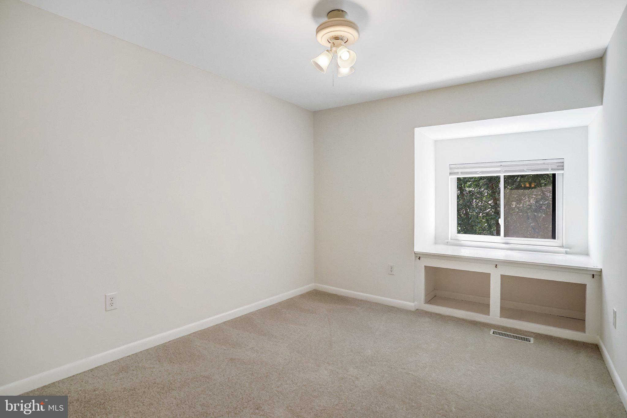 1944 Winterport Cluster Reston, VA 20191 - Photo 32 of 43 Bedroom