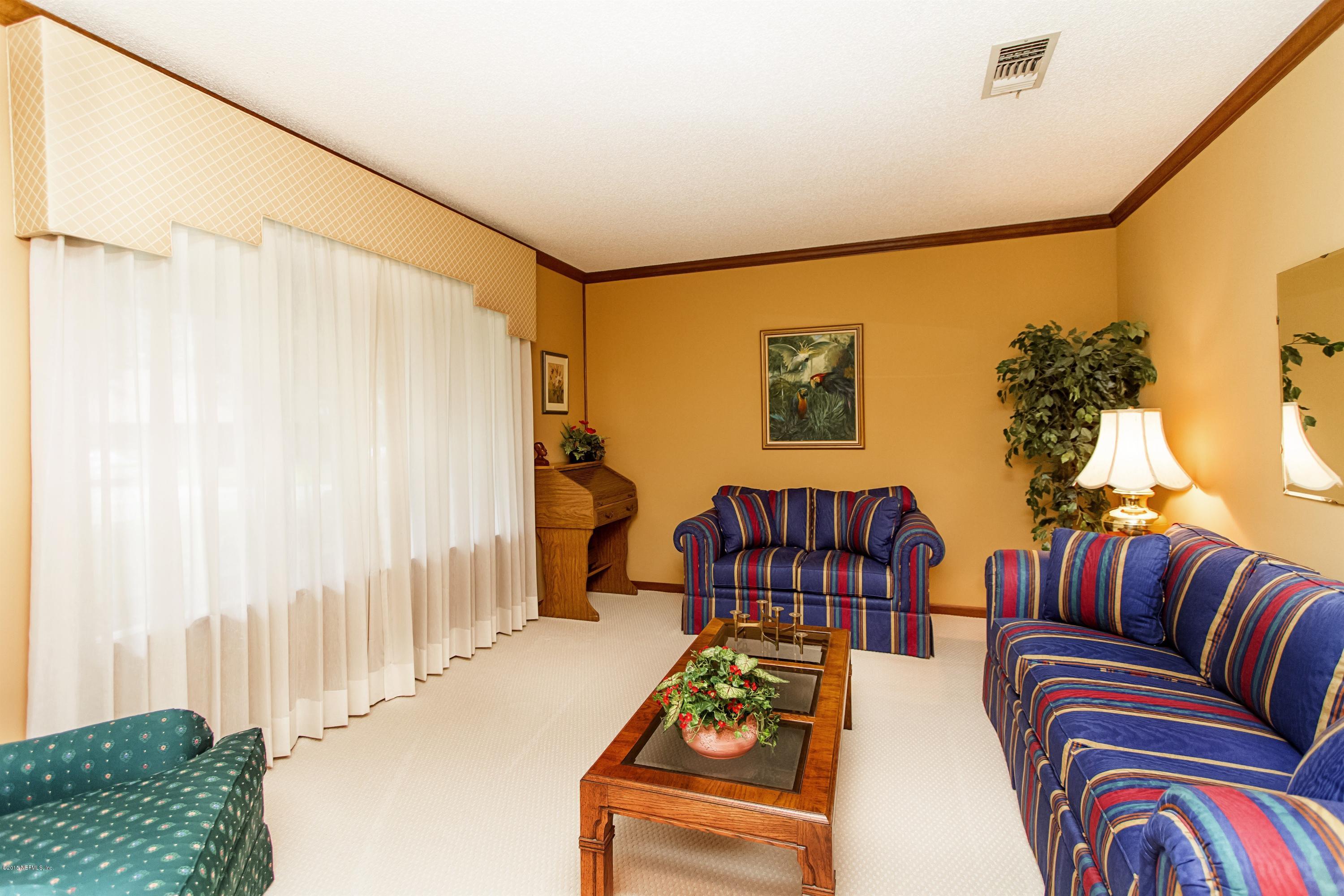 1369 Pinewood Road Jacksonville Beach, FL 32250 - Photo 4 of 27 Living Room