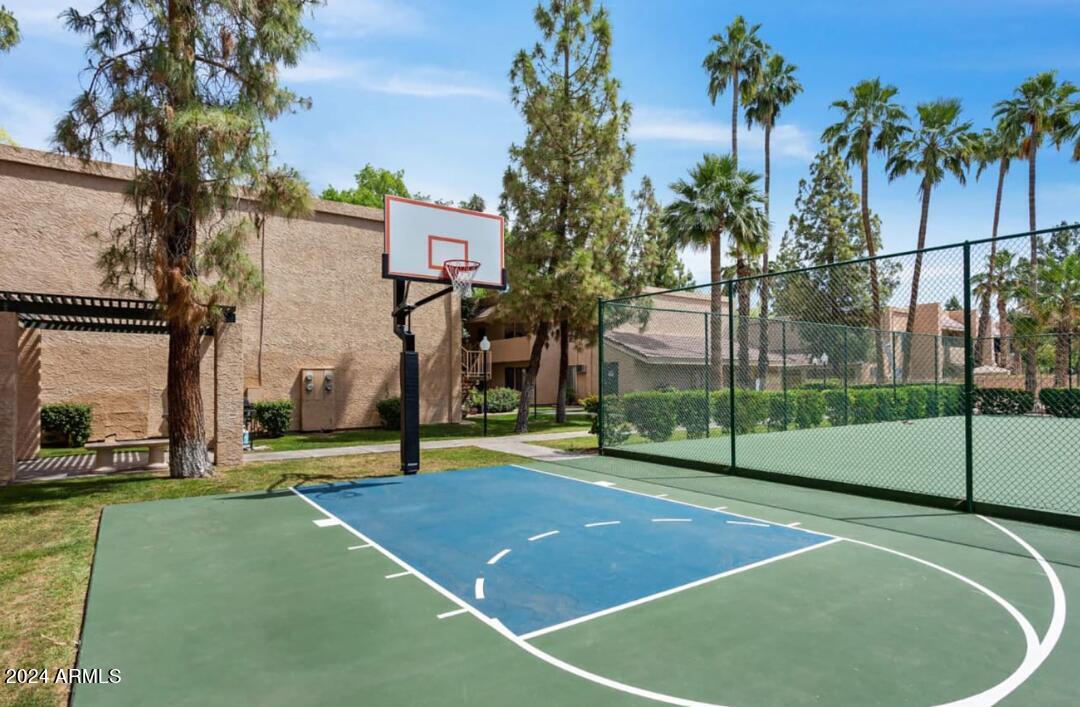 1362 South Vineyard, Unit 0F Mesa, AZ 85210 - Photo 4 of 6 Basketball Court