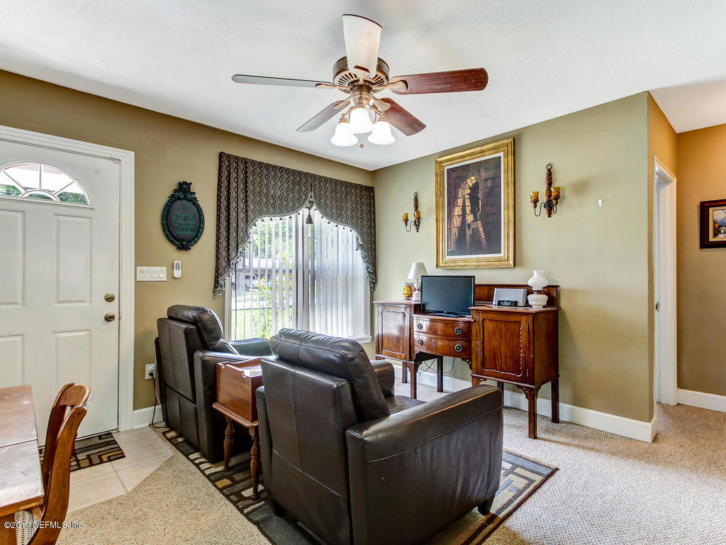 5351 Woodcrest Road Jacksonville, FL 32205 - Photo 7 of 22 Living Room