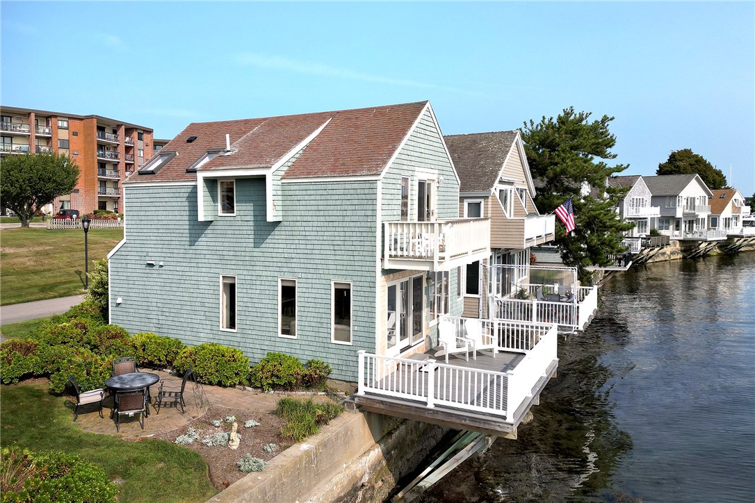 7 Defenders Row Newport, RI 02840 - Photo 1 of 24 Gallery Image 1