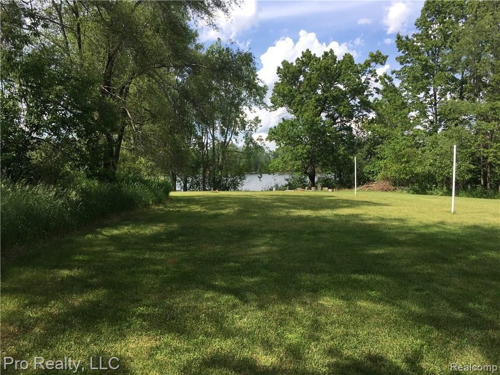 1700 Middle Road Highland, MI 48357 - Photo 6 of 40 IMG_3821.JPG