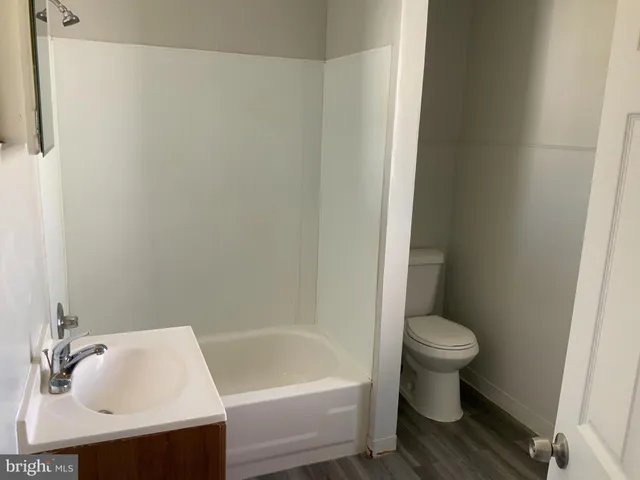 $1,850 | 433 Bentley Avenue, Unit B, Beverly, NJ 08010