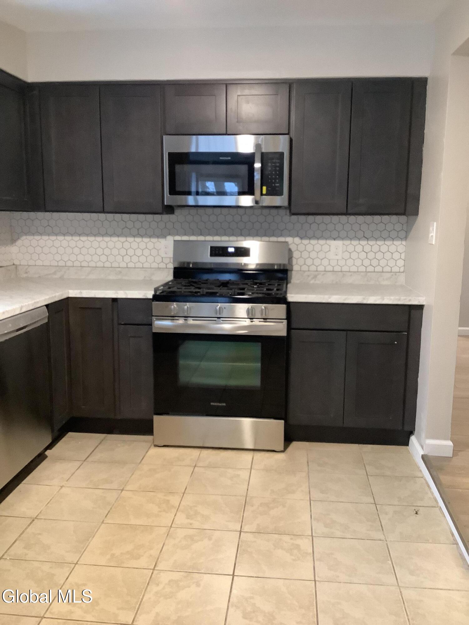 535 Congress Street, Unit 3 Troy, NY 12180 - Photo 2 of 17 IMG_0169