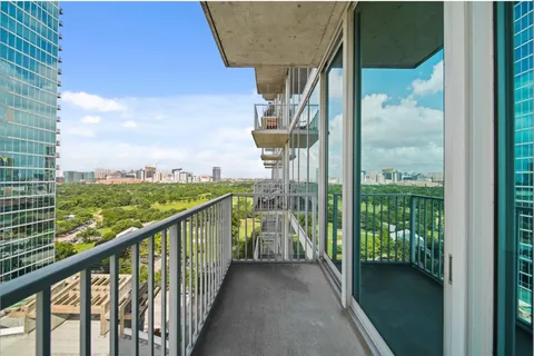 $299,900 | 5925 Almeda Road, Unit 11508, Houston, TX 77004