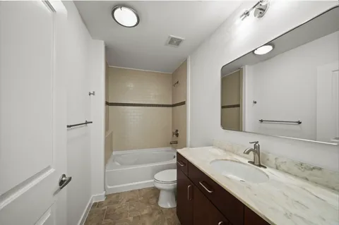 $299,900 | 5925 Almeda Road, Unit 11508, Houston, TX 77004