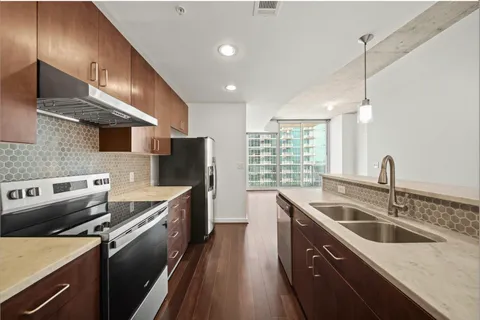 $299,900 | 5925 Almeda Road, Unit 11508, Houston, TX 77004